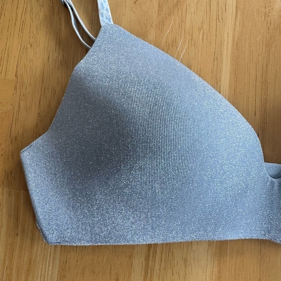 Victoria’s Secret T-Shirt Wireless Bra - Picture 2 of 11